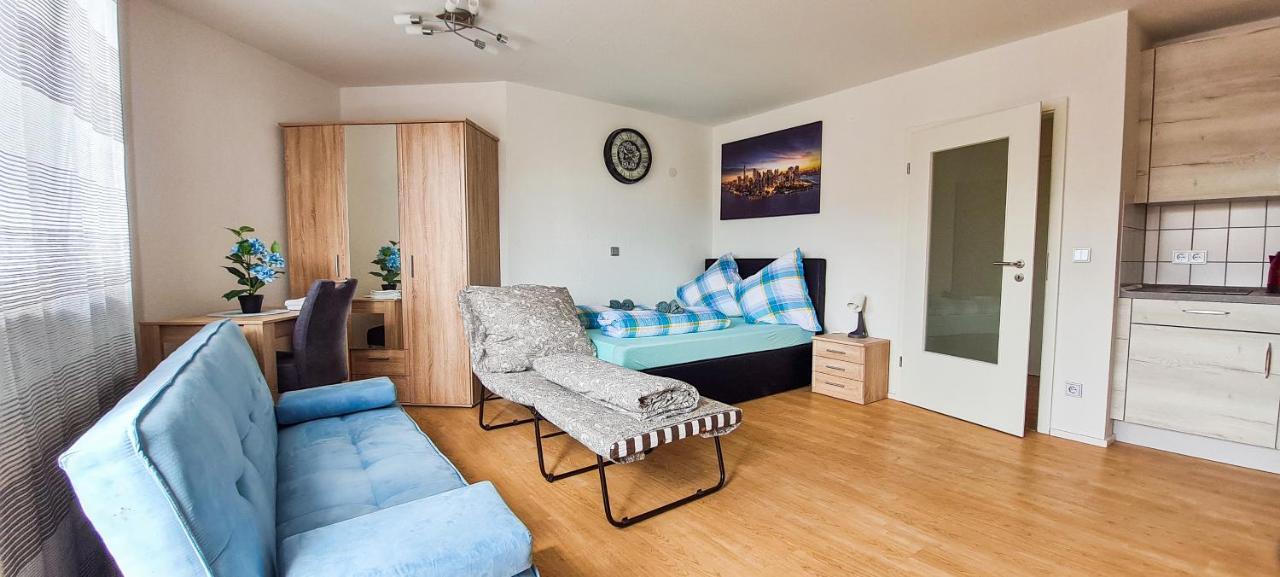 Ruhige Wohnung Im . Private Parkplatz ,Balkon ,Netflix Nuremberg Extérieur photo